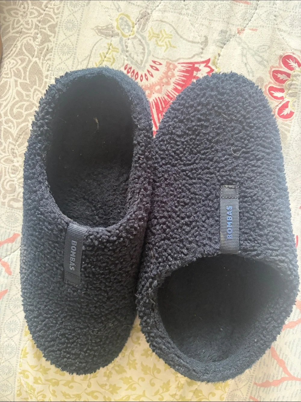 Bombas men’s navy Sherpa Slip-On Slippers